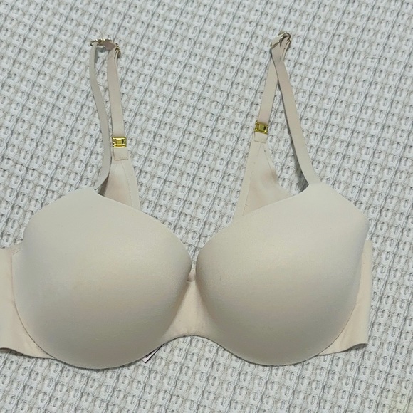 Victoria secret bra INCREDIBLE BY VICTORIA’S SECRET
Light Push-Up Perfect Shape - Picture 4 of 7